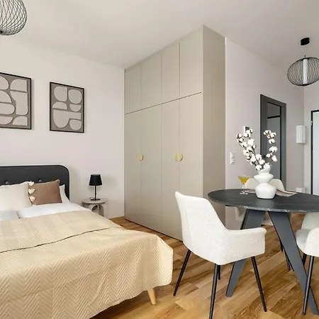 Stylish & Elegant With Parking & Balcony With View Remote Work By Renters *
