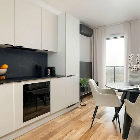 Apartament Stylish & Elegant With Parking & Balcony With View Remote Work By Renters *