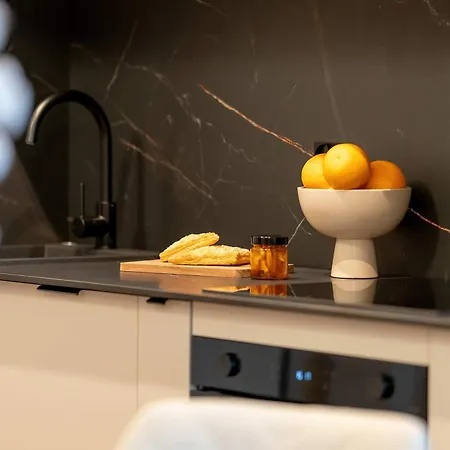 Apartament Stylish & Elegant With Parking & Balcony With View Remote Work By Renters *