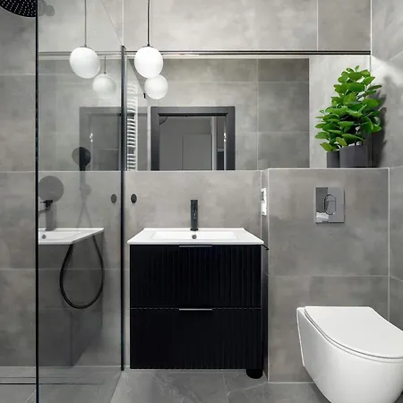 Stylish & Elegant With Parking & Balcony With View Remote Work By Renters Poznań